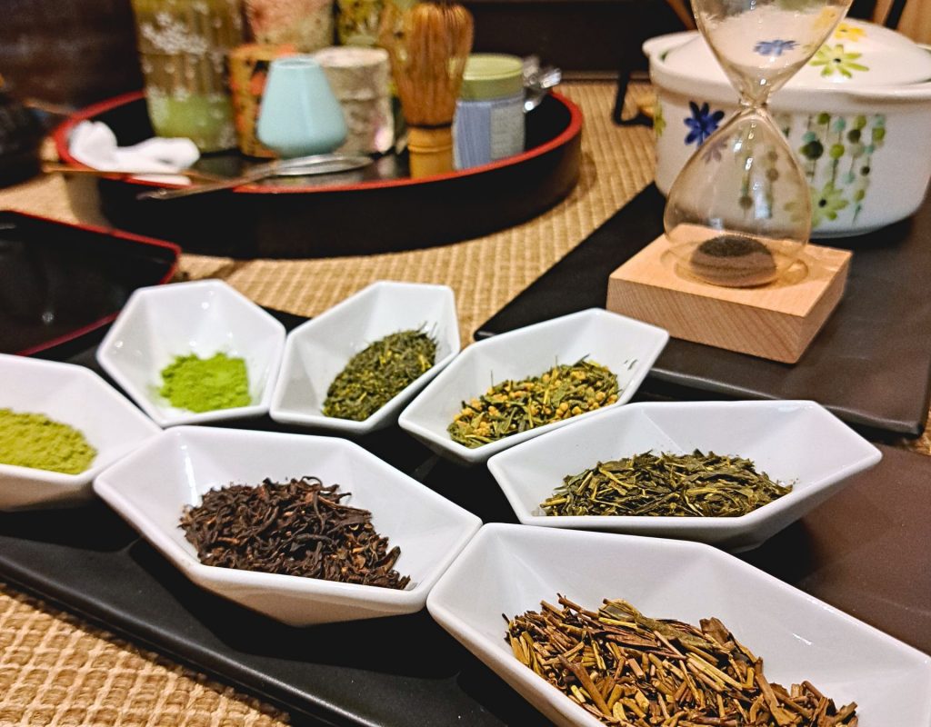 Algunas de las variedades de té verde que ofrecemos en Chakai.Tea